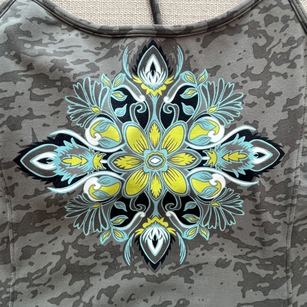 Athleta Womens Gray Camo Mandala Floral Shelf Bra Tank Top 265966 Small - Picture 3 of 8